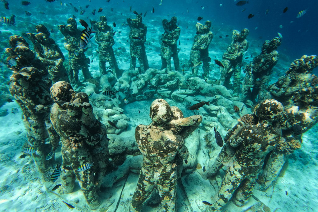 standbeelden Gili Meno